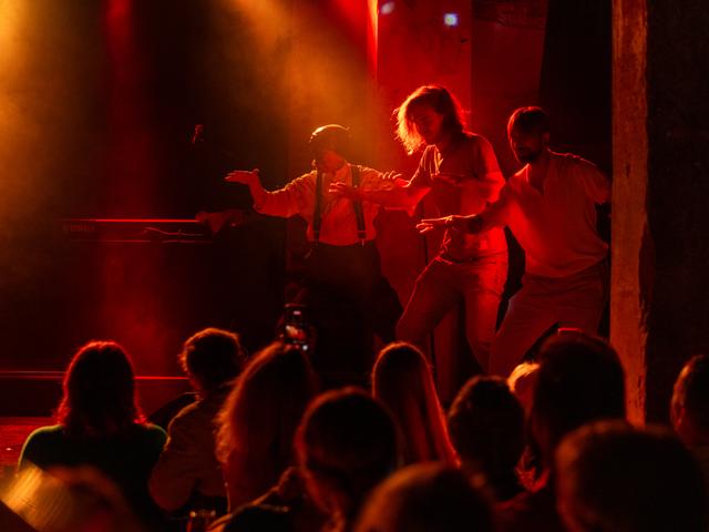 Kaader: Hilisõhtune kabaree Fotografiskas — 4. september 2026